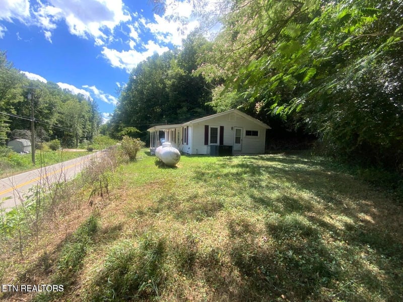 2832 Briceville Hwy, Briceville, TN 37710