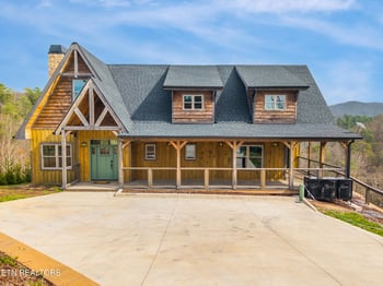 2832 Red Sky Dr, Sevierville, TN 37862