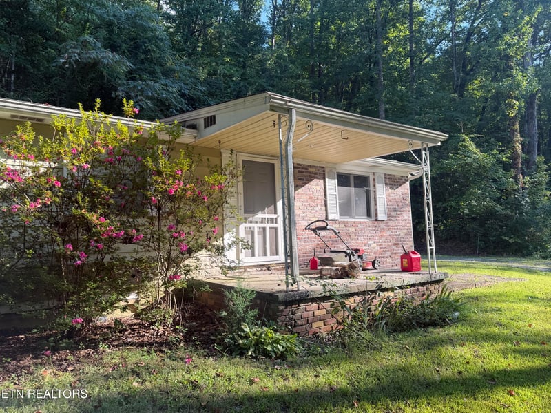 2832 Rifle Range Dr, Knoxville, TN 37918