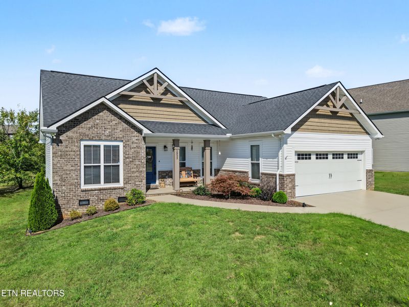 2833 Alden Glenn Ct, Sevierville, TN 37876