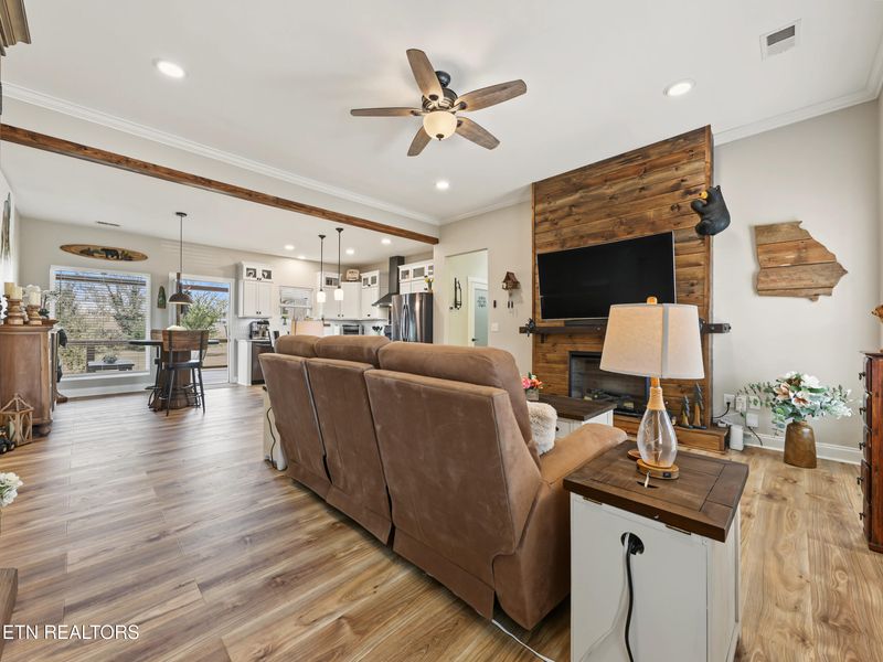 2833 Alden Glenn Ct, Sevierville, TN 37876