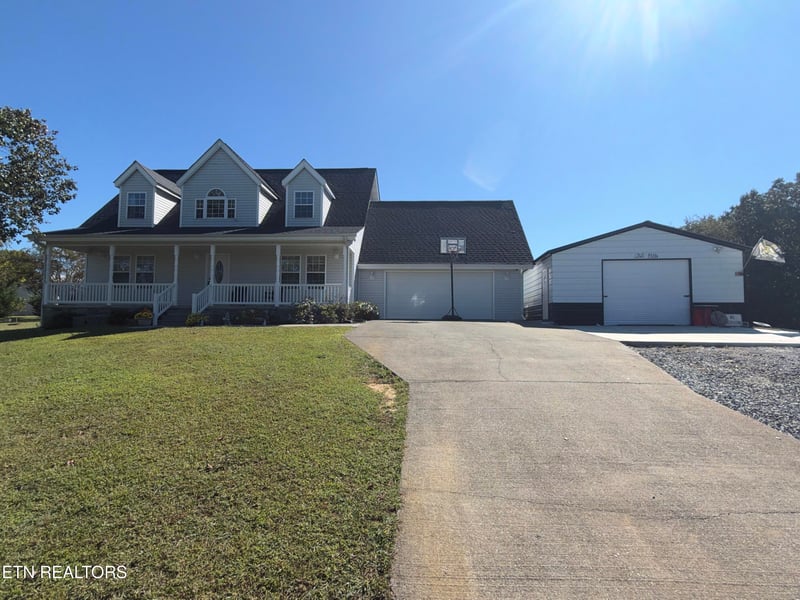 2833 English Valley Ln, Sevierville, TN 37876