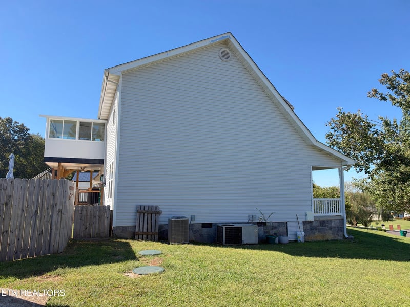 2833 English Valley Ln, Sevierville, TN 37876