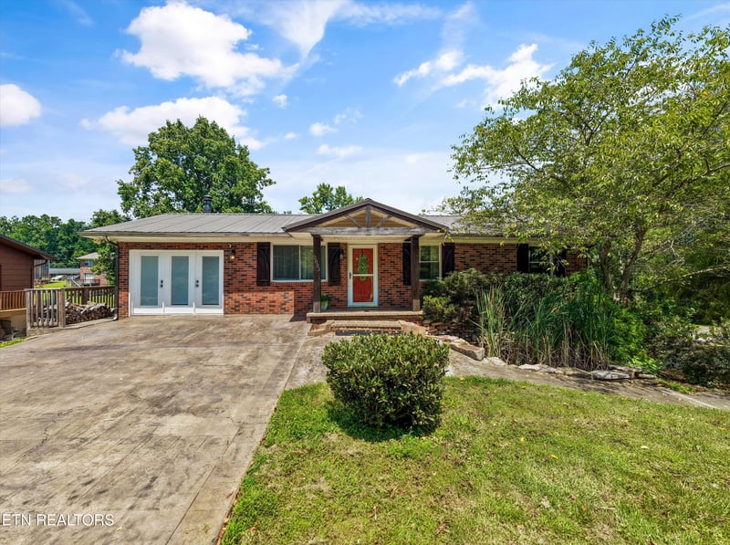 2833 Ithaca Dr, Knoxville, TN 37918