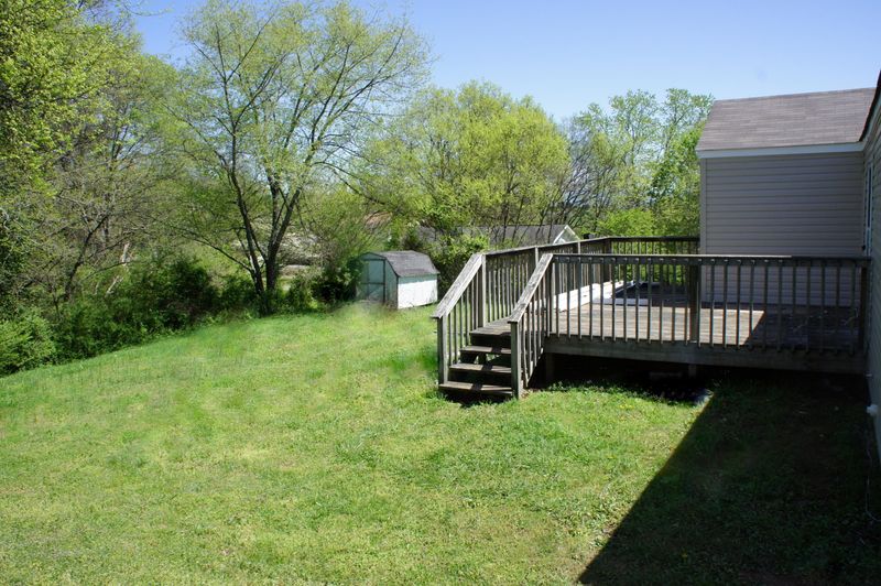 2833 Spruce Hill Rd, Louisville, TN 37777