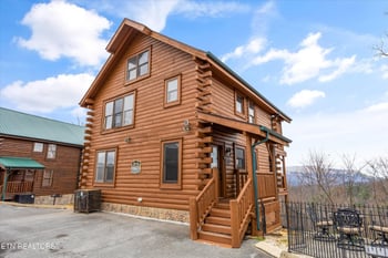 2833 White Oak Ridge Ln, Sevierville, TN 37862