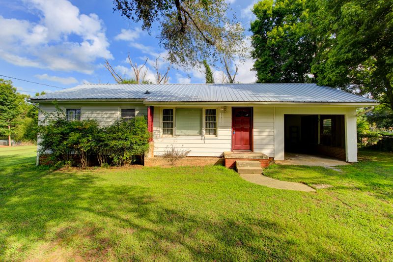 2835 Pleasant View Ave, Maryville, TN 37803