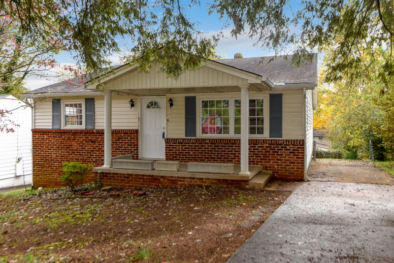 2836 Carson Ave, Knoxville, TN 37917
