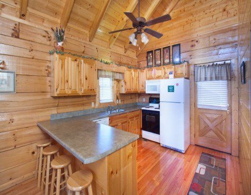 2836 Sundown Mtn Way, Sevierville, TN 37862