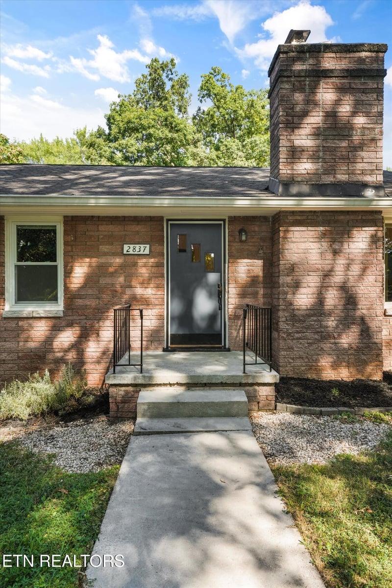 2837 Gaston Ave, Knoxville, TN 37917