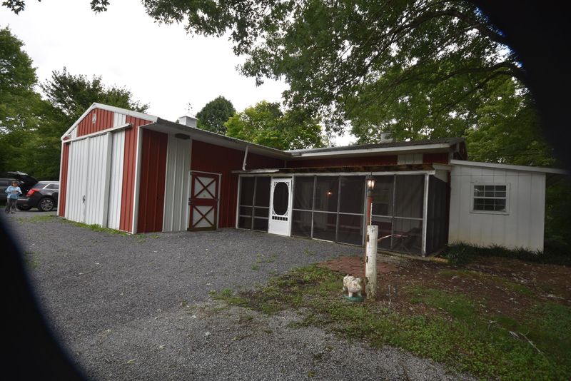 2837 Mary Ridge Farm Rd, Sevierville, TN 37862