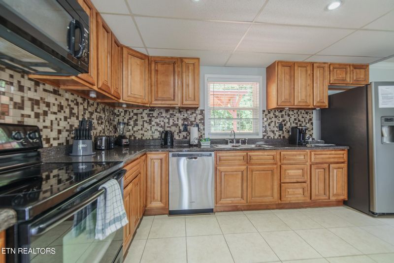 2838 Willa View Dr, Pigeon Forge, TN 37863