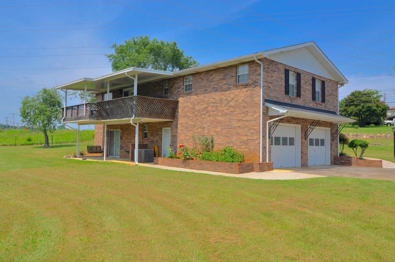 2839 Mentor Rd, Louisville, TN 37777