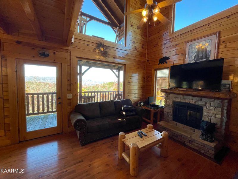 2839 White Oak Ridge Ln, Sevierville, TN 37862