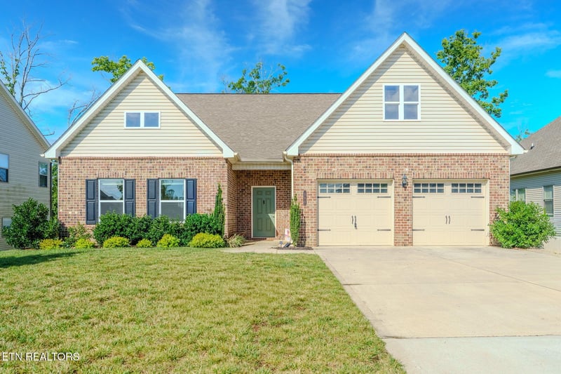 284 Aspen Dr, Lenoir City, TN 37771