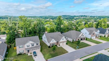 284 Aspen Dr, Lenoir City, TN 37771