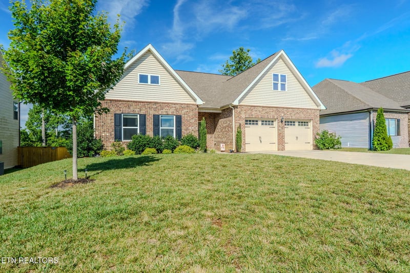 284 Aspen Dr, Lenoir City, TN 37771