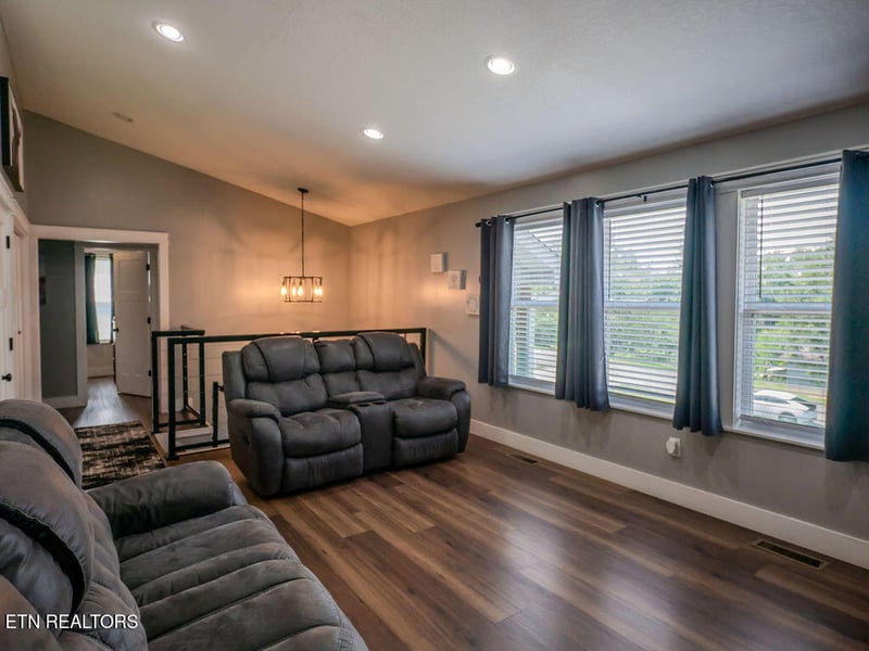 284 Sweetsprings Rd, Madisonville, TN 37354