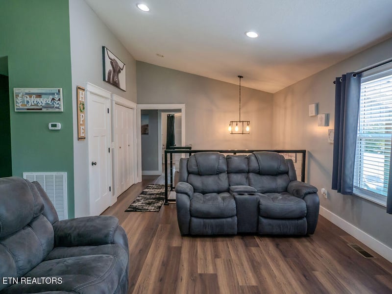 284 Sweetsprings Rd, Madisonville, TN 37354