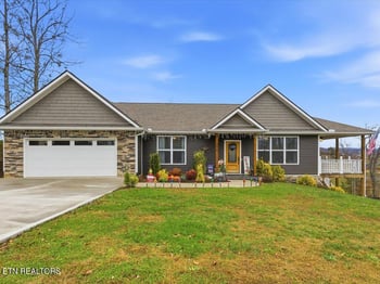 284 Woodstock Dr, Rutledge, TN 37861