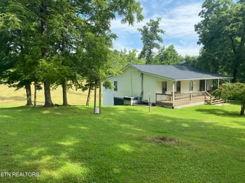 2840 Blaylock Rd, Crossville, TN 38572