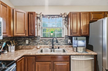 2847 English Valley Ln, Sevierville, TN 37876