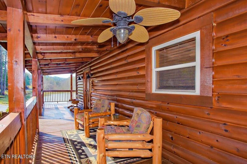 2849 Laughing Pines Ln, Sevierville, TN 37862