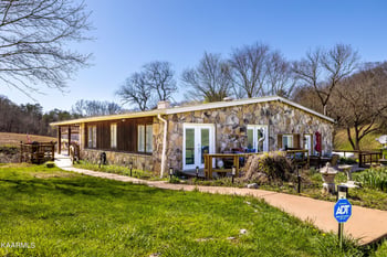 285 Cooper Ln, Corryton, TN 37721