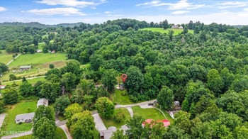 285 Vanover Ln, Jacksboro, TN 37757