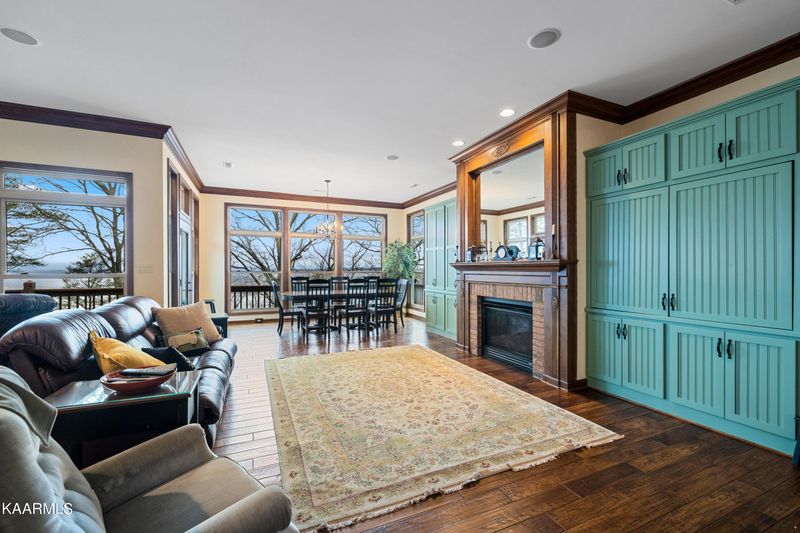 285 Woodside Ln, Sharps Chapel, TN 37866