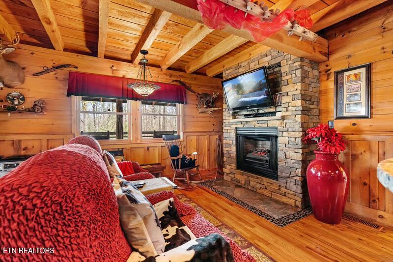 2850 Joyner Hills Ln, Sevierville, TN 37876