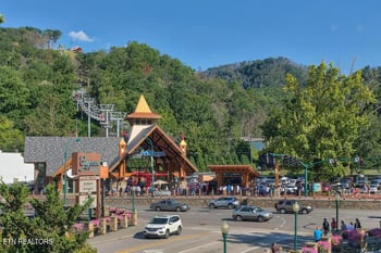 2850 Joyner Hills Ln, Sevierville, TN 37876