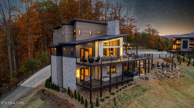 2852 Red Sky Dr, Sevierville, TN 37876