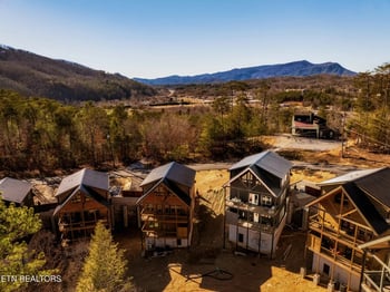 2852 Sequoia Rd, Pigeon Forge, TN 37863