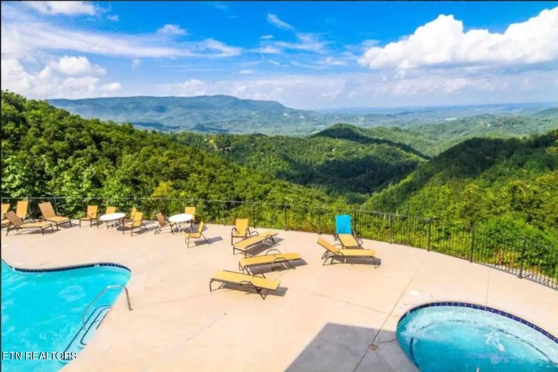 2853 White Oak Ridge Ln, Sevierville, TN 37862