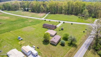 2854 Airport Rd, Oakdale, TN 37829