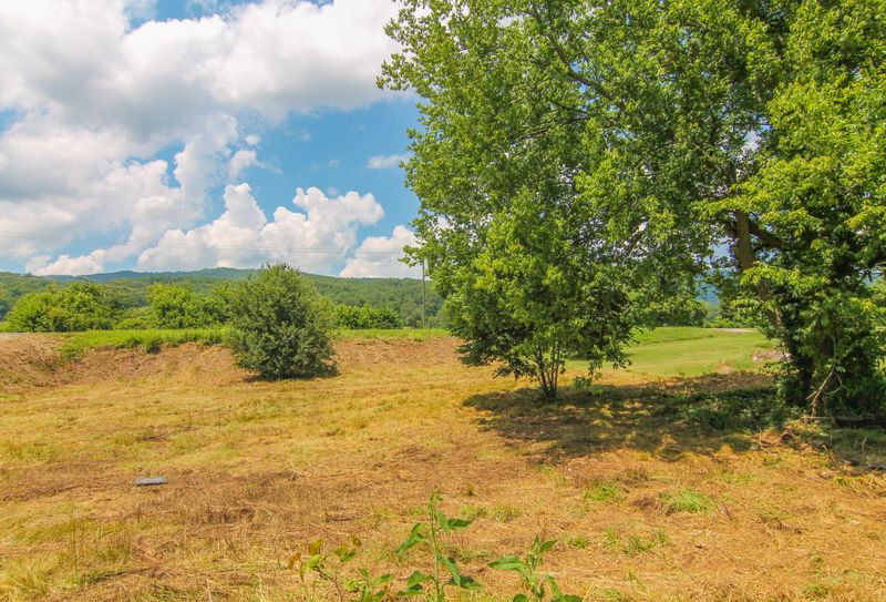 2854 Rutledge Pike, Blaine, TN 37709