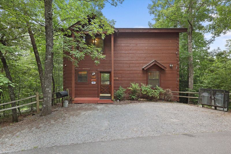 2857 Mountain View Cir, Sevierville, TN 37862