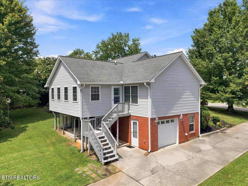 2857 Rhett Butler Dr, Louisville, TN 37777