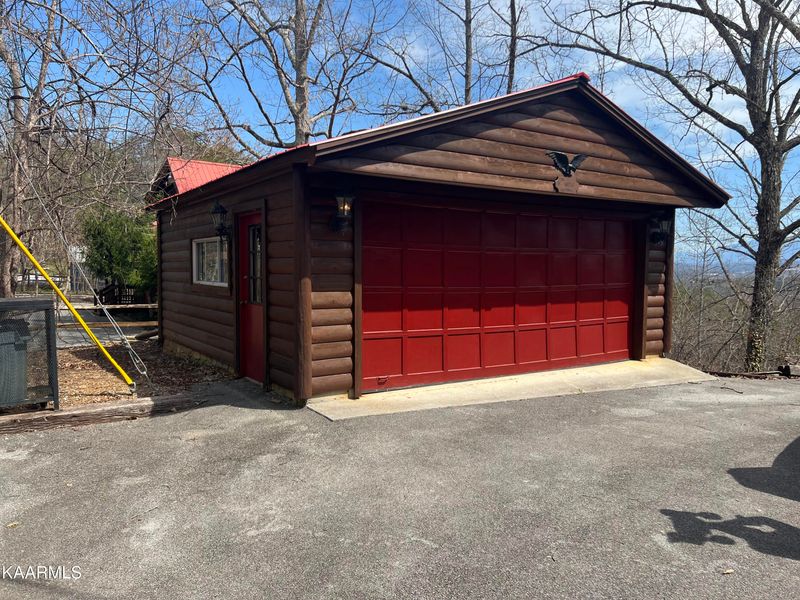 2859 Pine Haven Dr, Sevierville, TN 37862