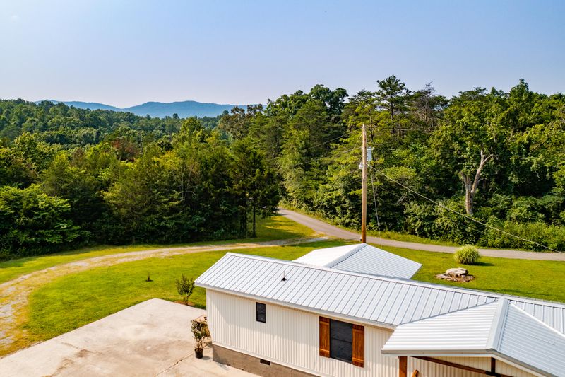 286 Archery Ln, Jacksboro, TN 37757
