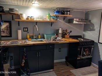 286 Childs Rd, Harriman, TN 37748