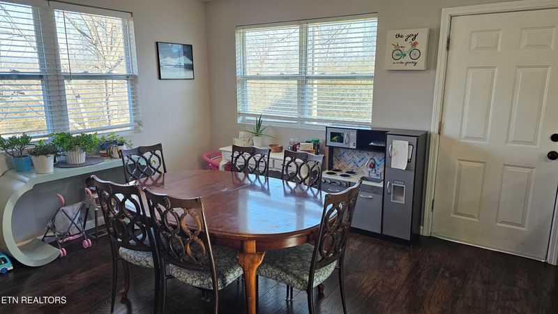 286 S Benedict Ave, Oak Ridge, TN 37830