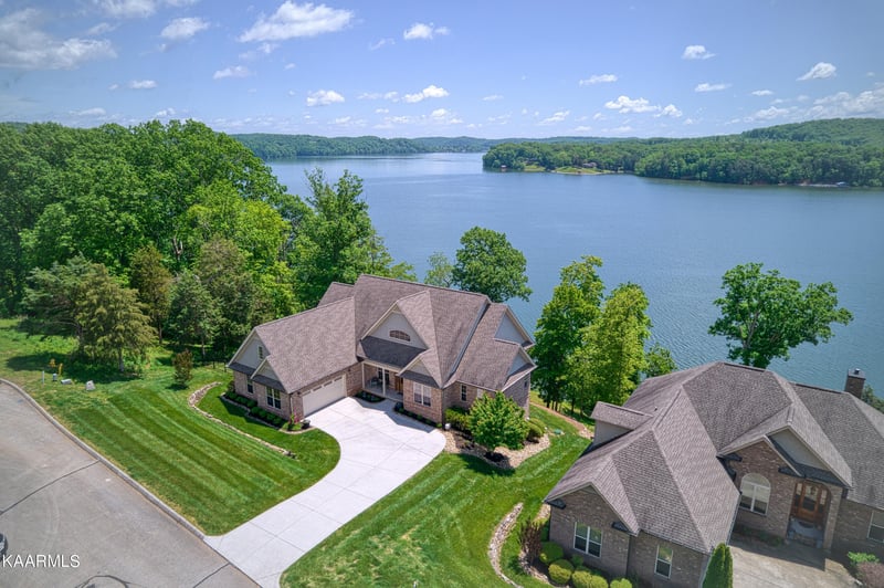 286 Serenity Dr, Harriman, TN 37748
