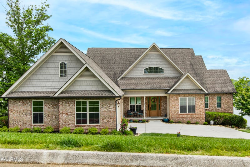 286 Serenity Dr, Harriman, TN 37748