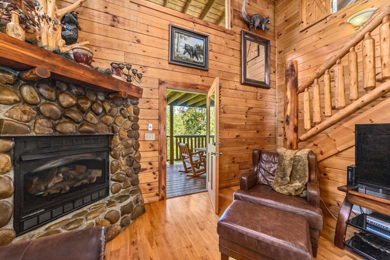2860 Pine Haven Dr, Sevierville, TN 37862