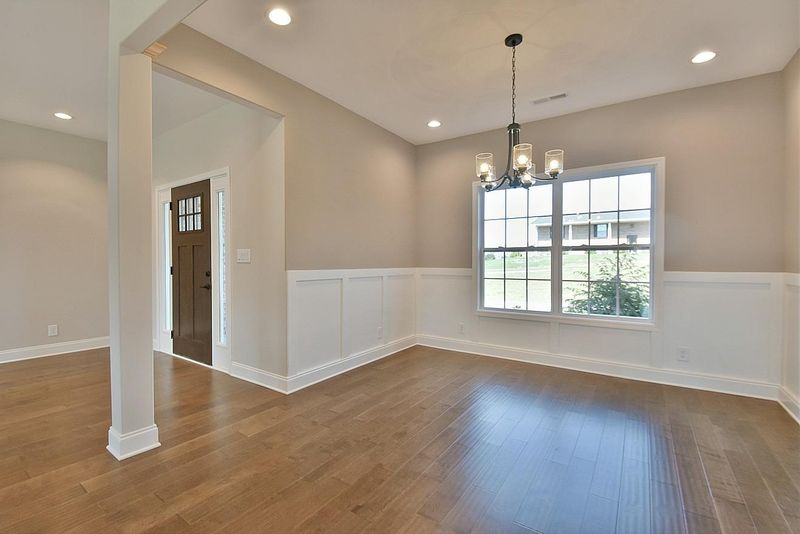 2860 Sharp Dr, Lenoir City, TN 37771