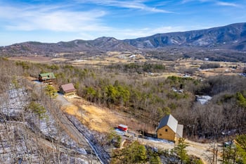 2861 Indigo Ln, Sevierville, TN 37862