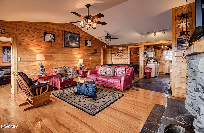 2863 Eagle Crest Way, Sevierville, TN 37876