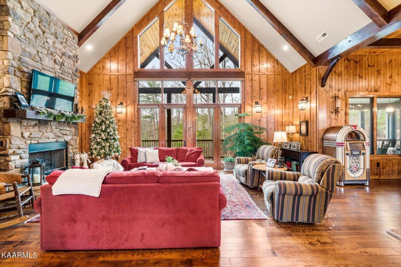 2863 Summit Trails Dr, Sevierville, TN 37862